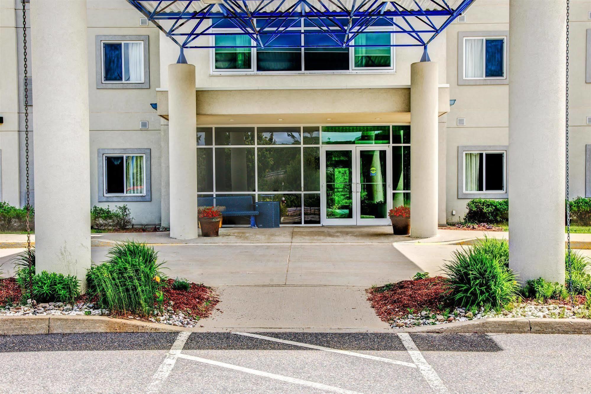 Motel 6-Huntsville, On Ngoại thất bức ảnh