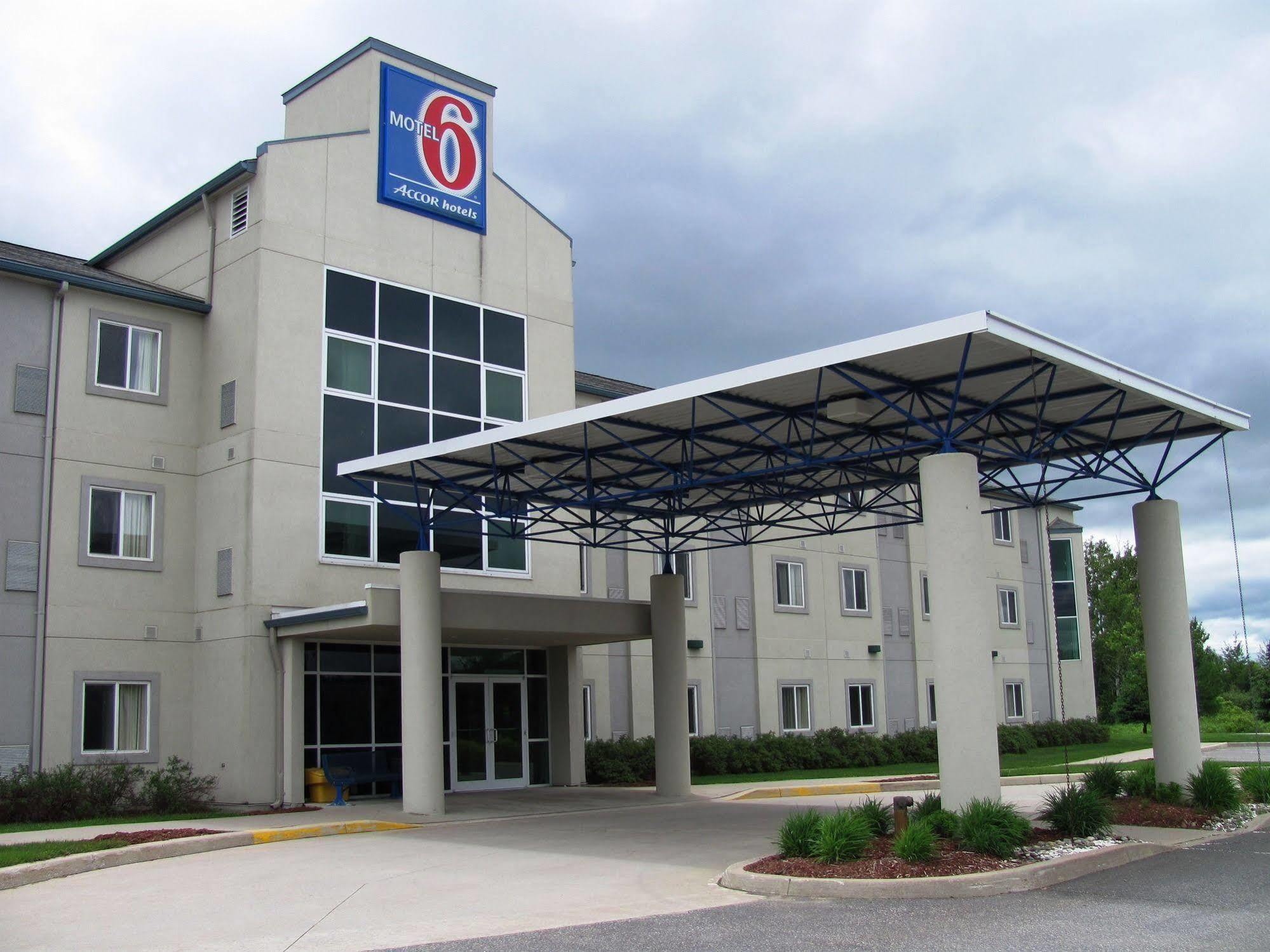 Motel 6-Huntsville, On Ngoại thất bức ảnh