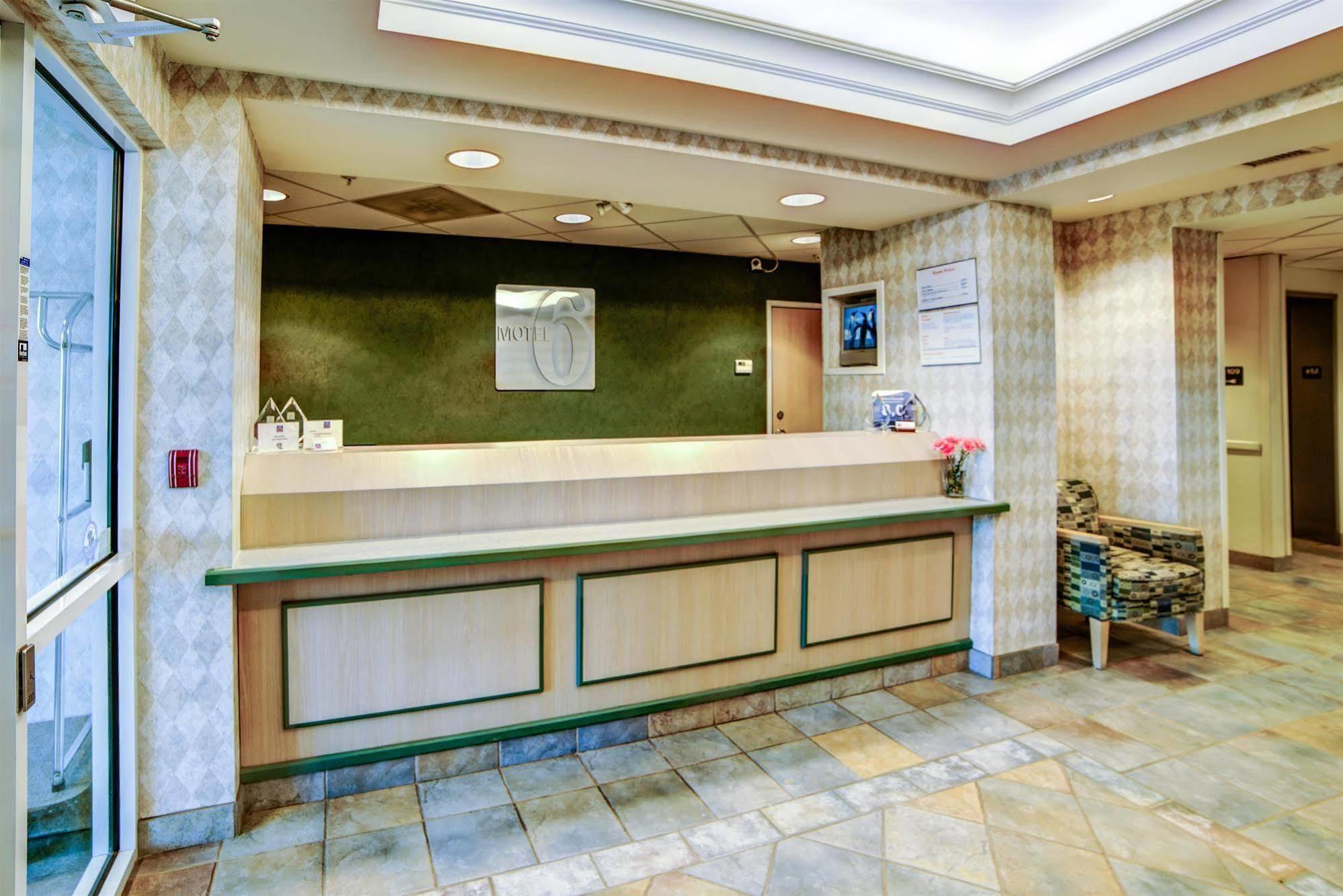 Motel 6-Huntsville, On Ngoại thất bức ảnh