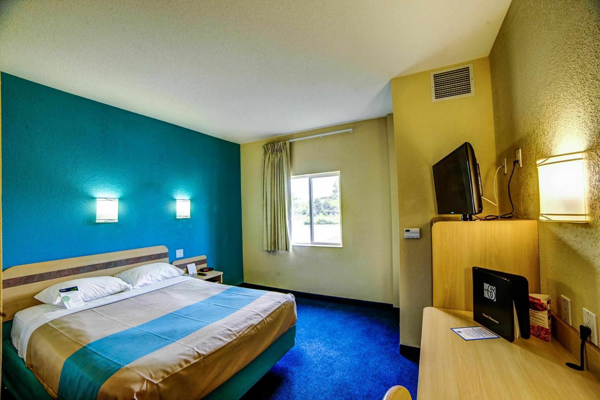Motel 6-Huntsville, On Ngoại thất bức ảnh